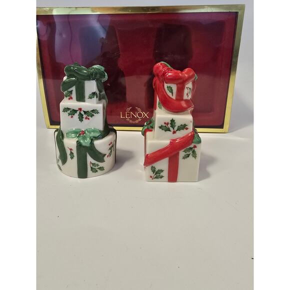 RARE! LENOX HOLIDAY‎ PACKAGES DESIGN SALT & PEPPER SHAKERS CHRISTMAS NEW IN BOX - Picture 5 of 6